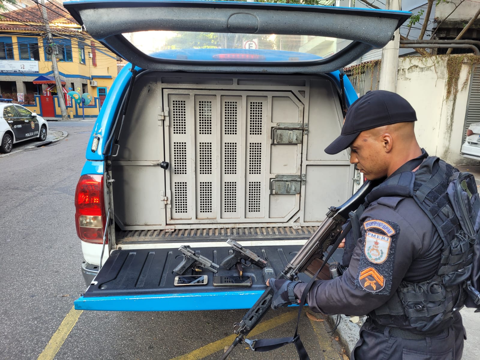 Um Bandido Morreu E Outro Ficou Ferido Após Confronto Com Policiais No Borel Portal Grande Tijuca 