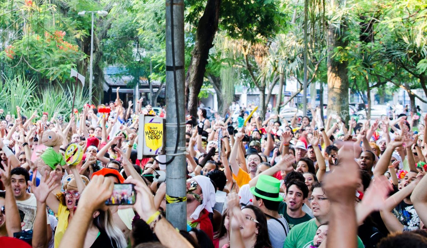 Está chegando a hora: Bloco de carnaval os D'SKOLADOS - Me